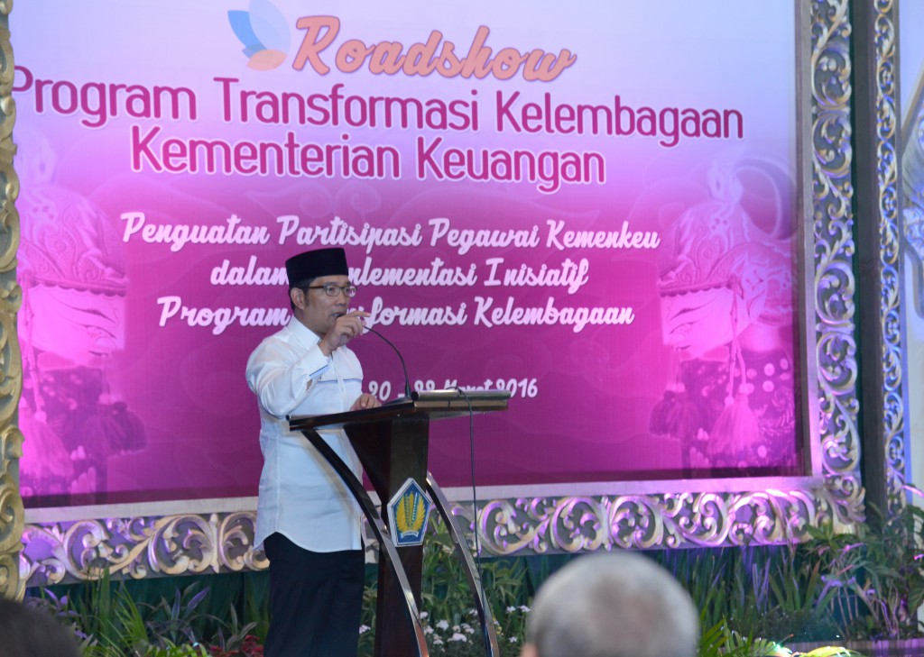 Ridwan Kamil: Untuk Menaati Aturan, Orang Indonesia Lebih Takut Dipermalukan daripada Didenda 