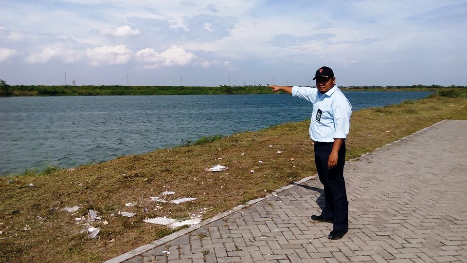 Manajer Aset Memandang Lumpur Lapindo