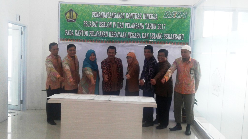 Penandatanganan Kontrak Kinerja 2017 KPKNL Pekanbaru