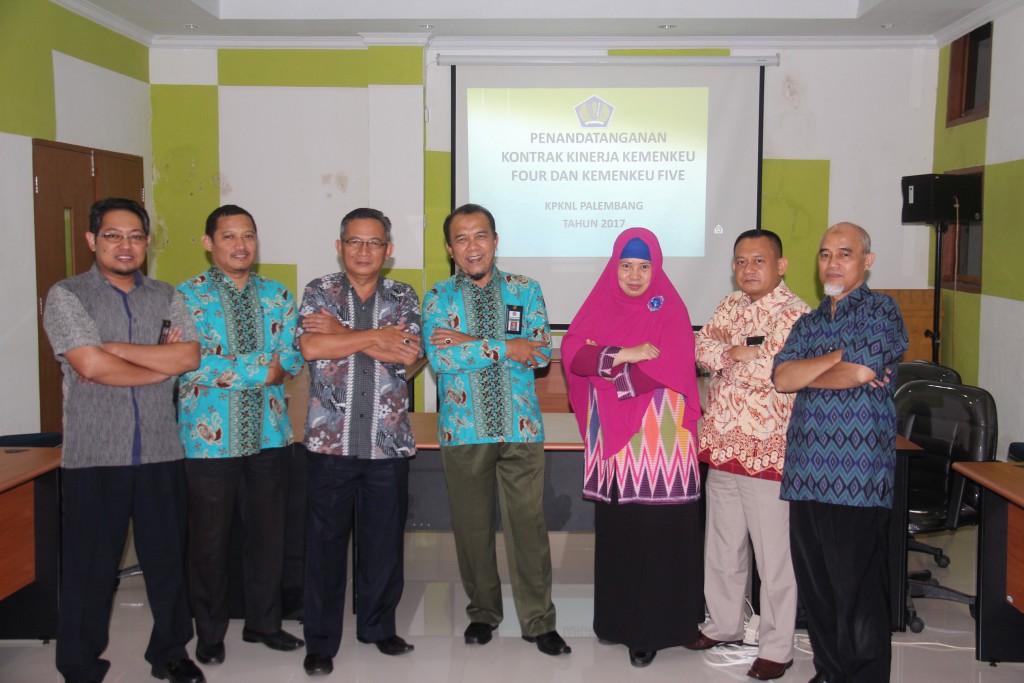 Kerja Keras, Wawasan Luas, Hasil Puas