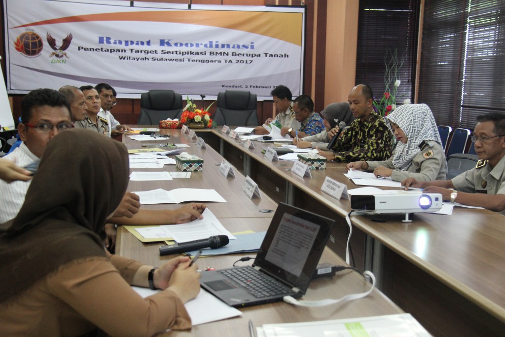KPKNL Kendari Gelar Rapat Pembahasan Sertifikasi BMN