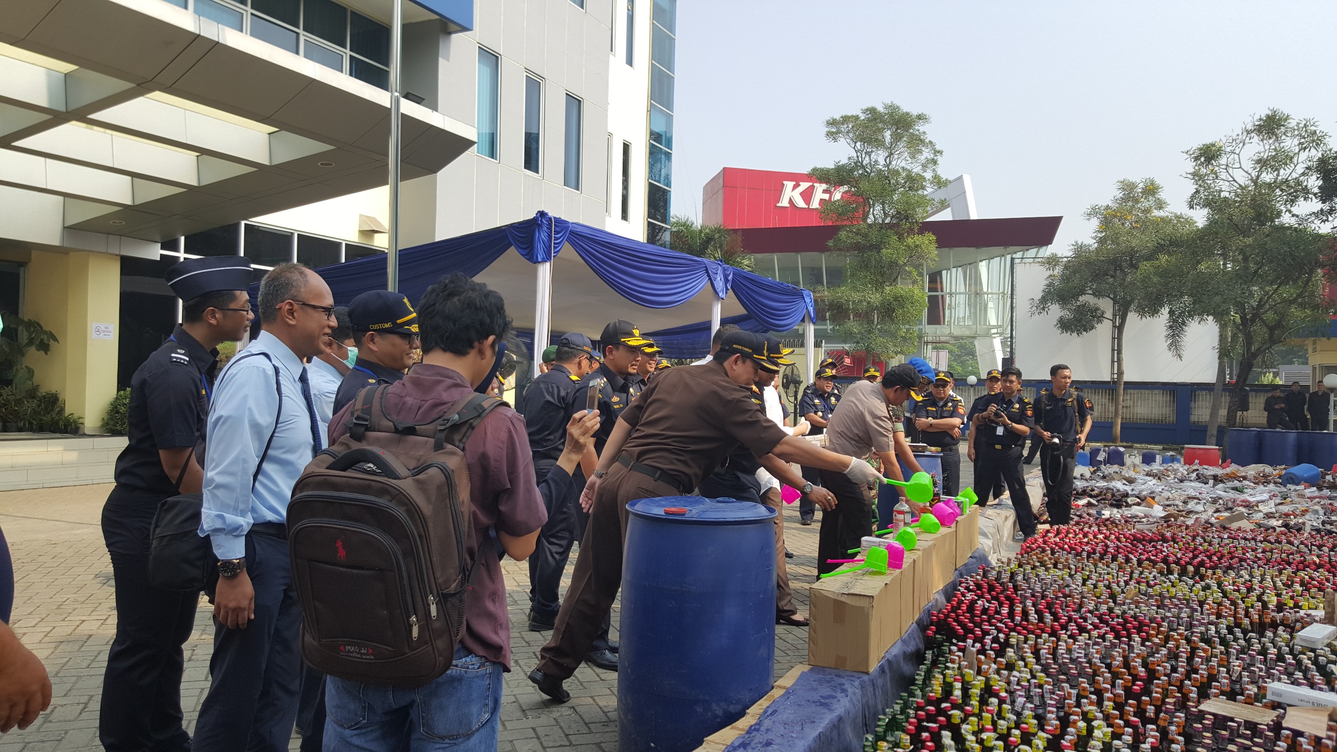 Walikota Tangerang Selatan Airin Hadiri  Pemusnahan BMN