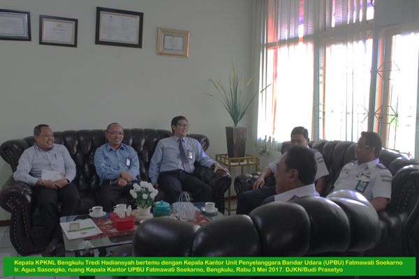 Kunjungi Pulau Enggano, KPKNL Bengkulu Amankan Bandara Perintis dan Pelabuhan