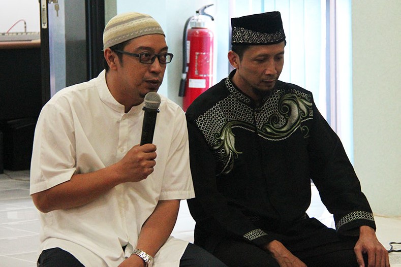 Pelepasan Pegawai yang telah Memasuki Purna Tugas  Sri Mulyati, Maghdalena, dan Ahmadi