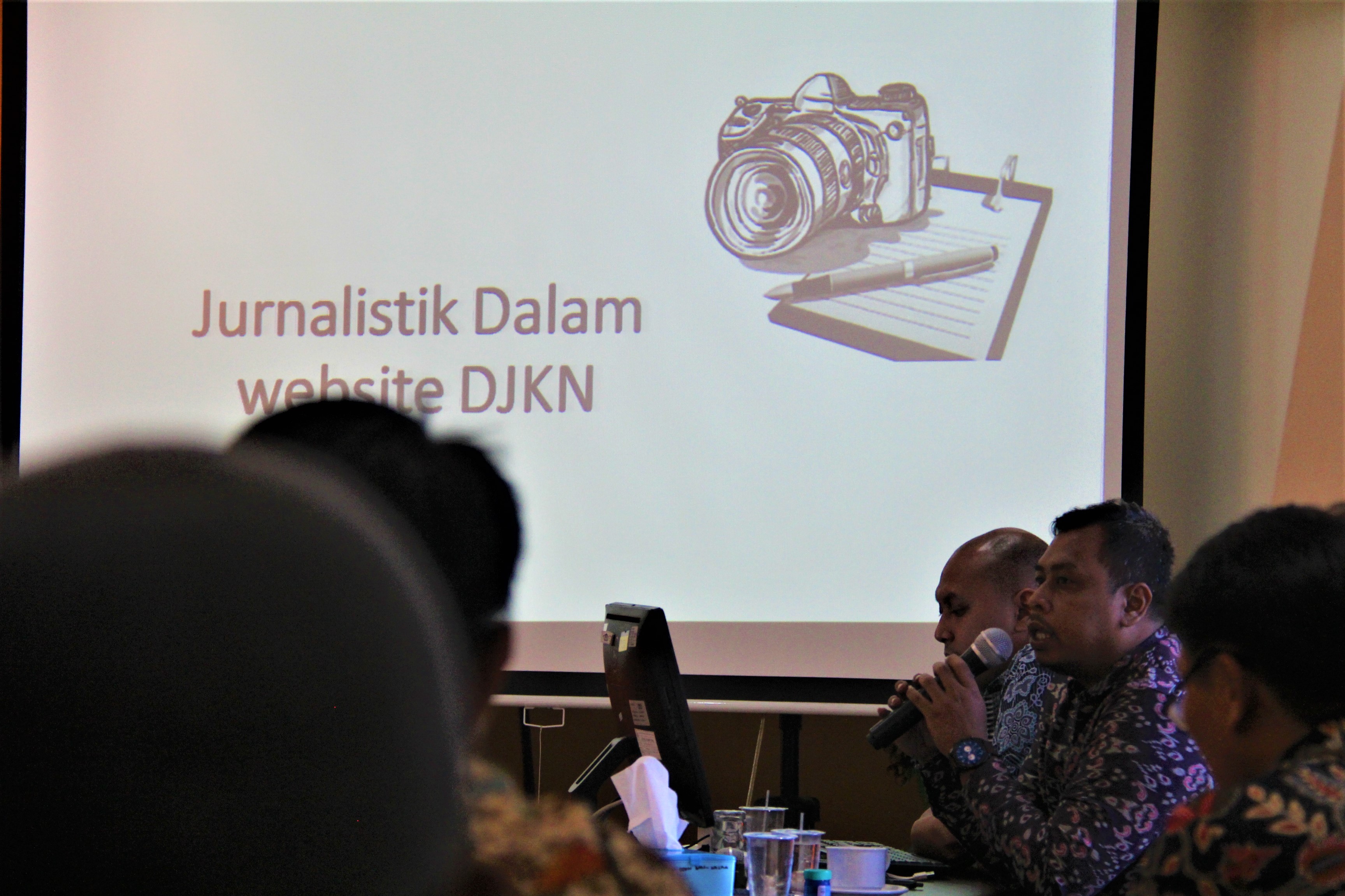 Kupas Cara Penulisan Berita, FGD Kanwil DJKN Balinusra Hadirkan Kepala Seksi Komunikasi Publik DJKN