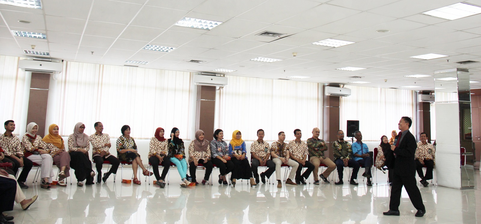 Para Pejabat Dan Pegawai Kanwil DJKN DKI Jakarta Ikuti IHT