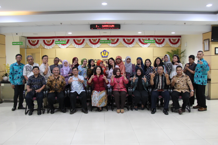 Perpisahan Pegawai KPKNL Bandung: We Will Miss You, Bu Lilis