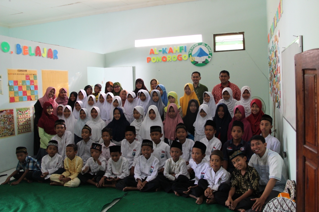 KPKNL Madiun Berbagi Kasih