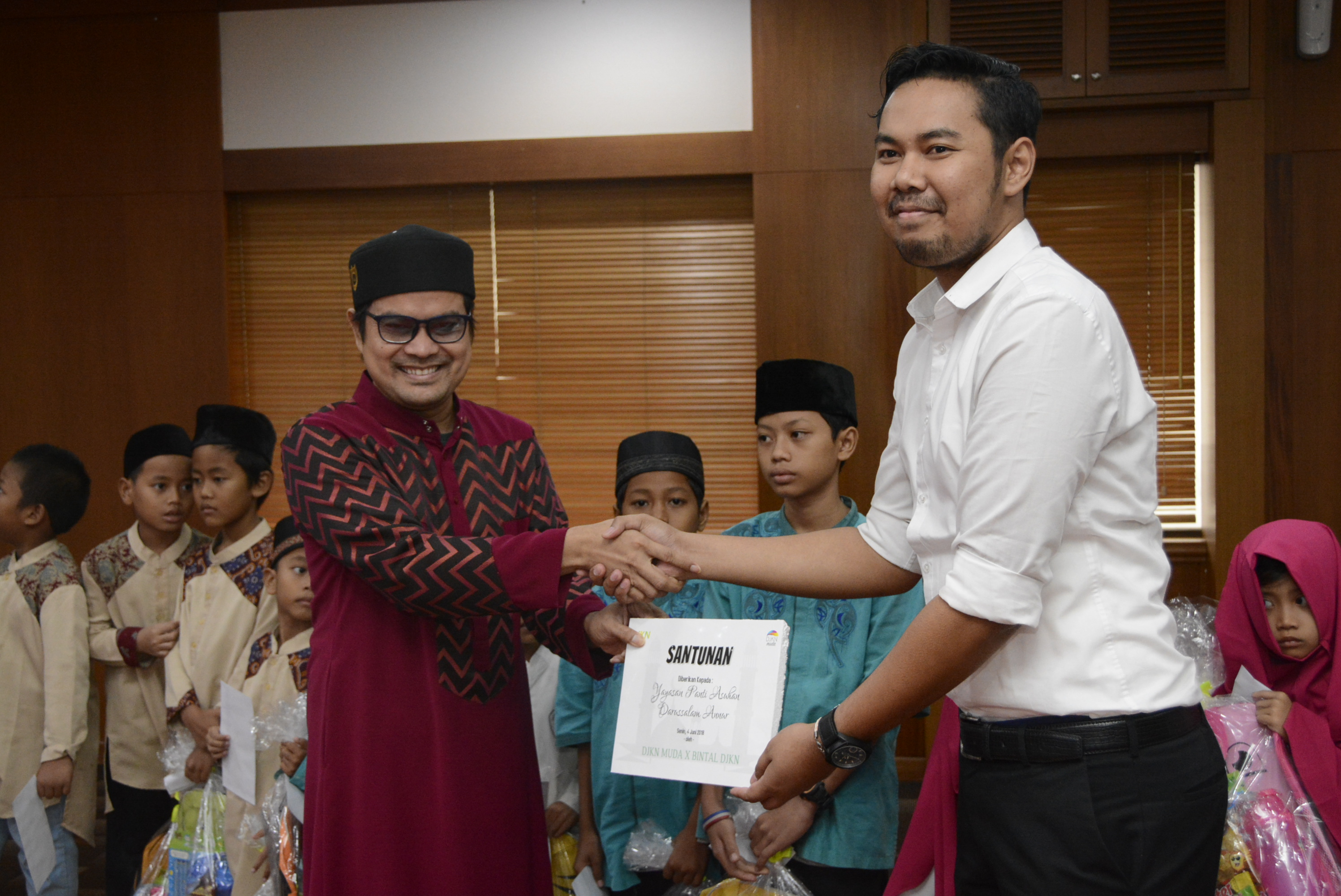 DJKN Adakan Bukber dan Santuni 40 Anak Yatim dan Piatu Yayasan Darussalam An-Nur