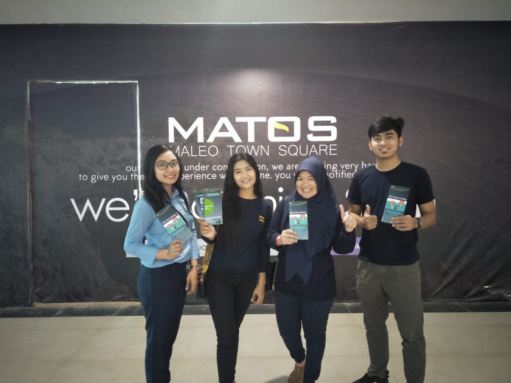 KPKNL Mamuju Bagi Brosur di Mall Maleo Town Square (MATOS)