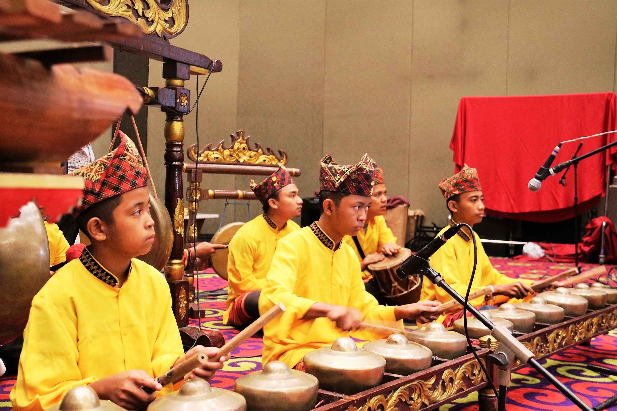 Tarian Sigeh Pengunten Meriahkan Pembukaan Rakernas DJKN 2018