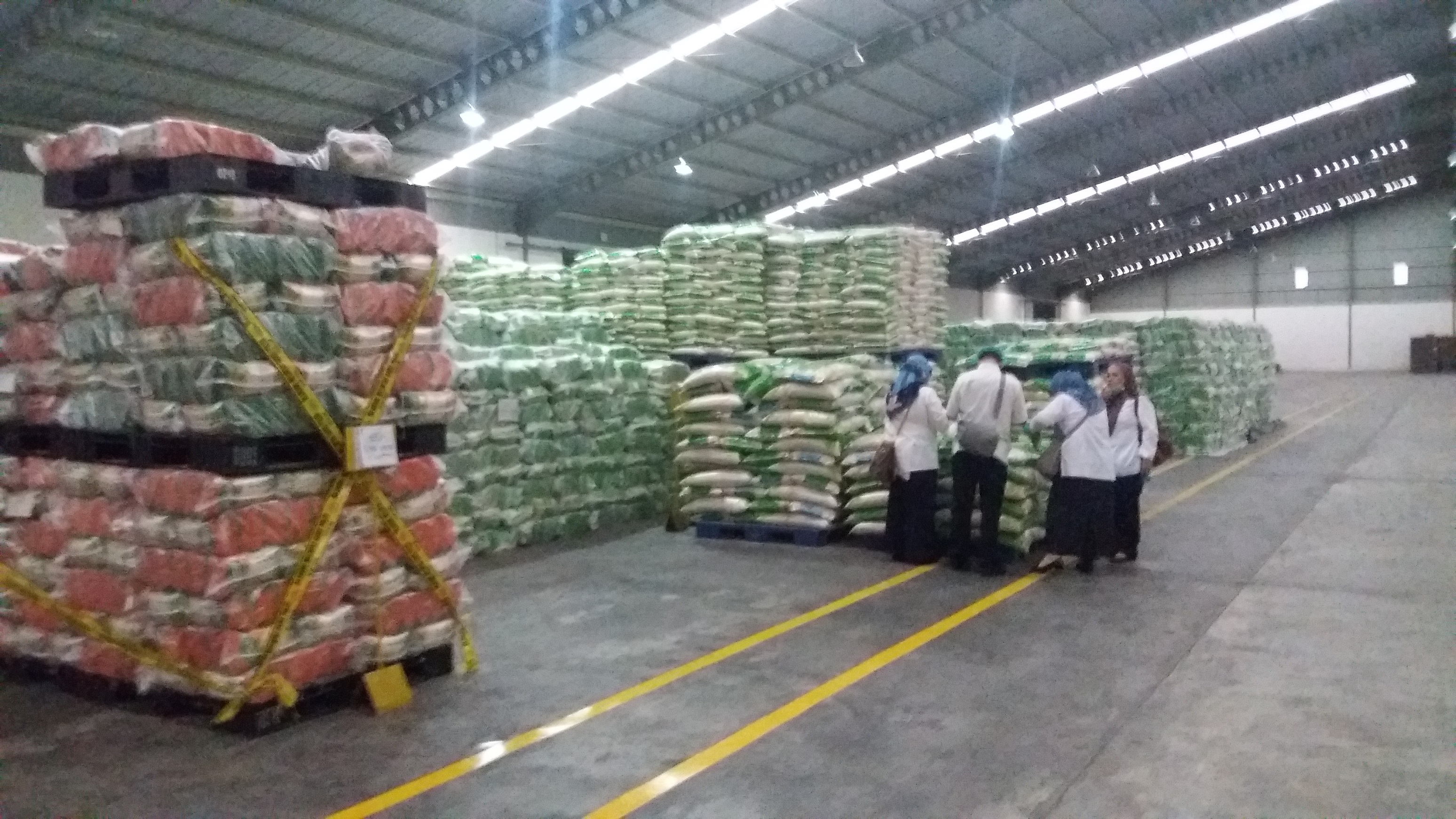  Beras Maknyus  Hasil Rampasan Kejaksaan Dilelang
