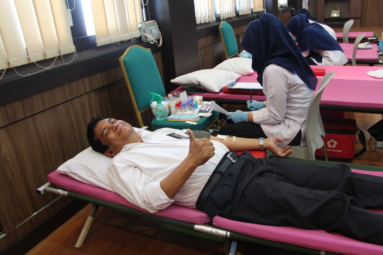 Bakti Sosial KPKNL Padang: “Setetes Darah Kita, Nyawa bagi Mereka”