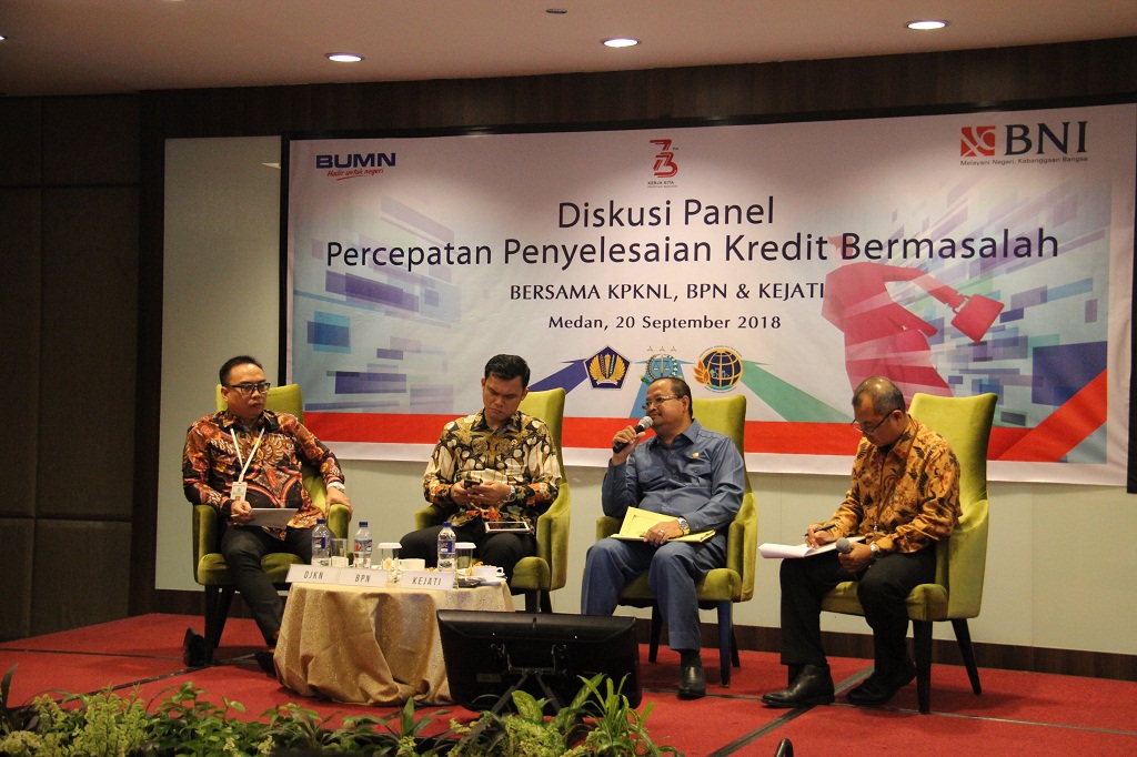 Diskusi Panel Percepatan Penyelesaian Kredit Bermasalah 