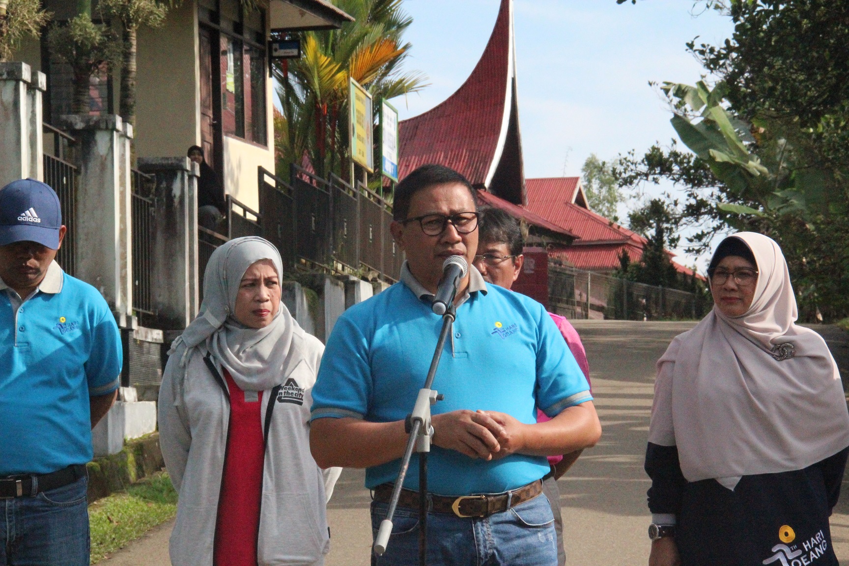 Walikota Bukittinggi Buka Jalan Sehat dan Bakti Lingkungan Hari Oeang Ke-72