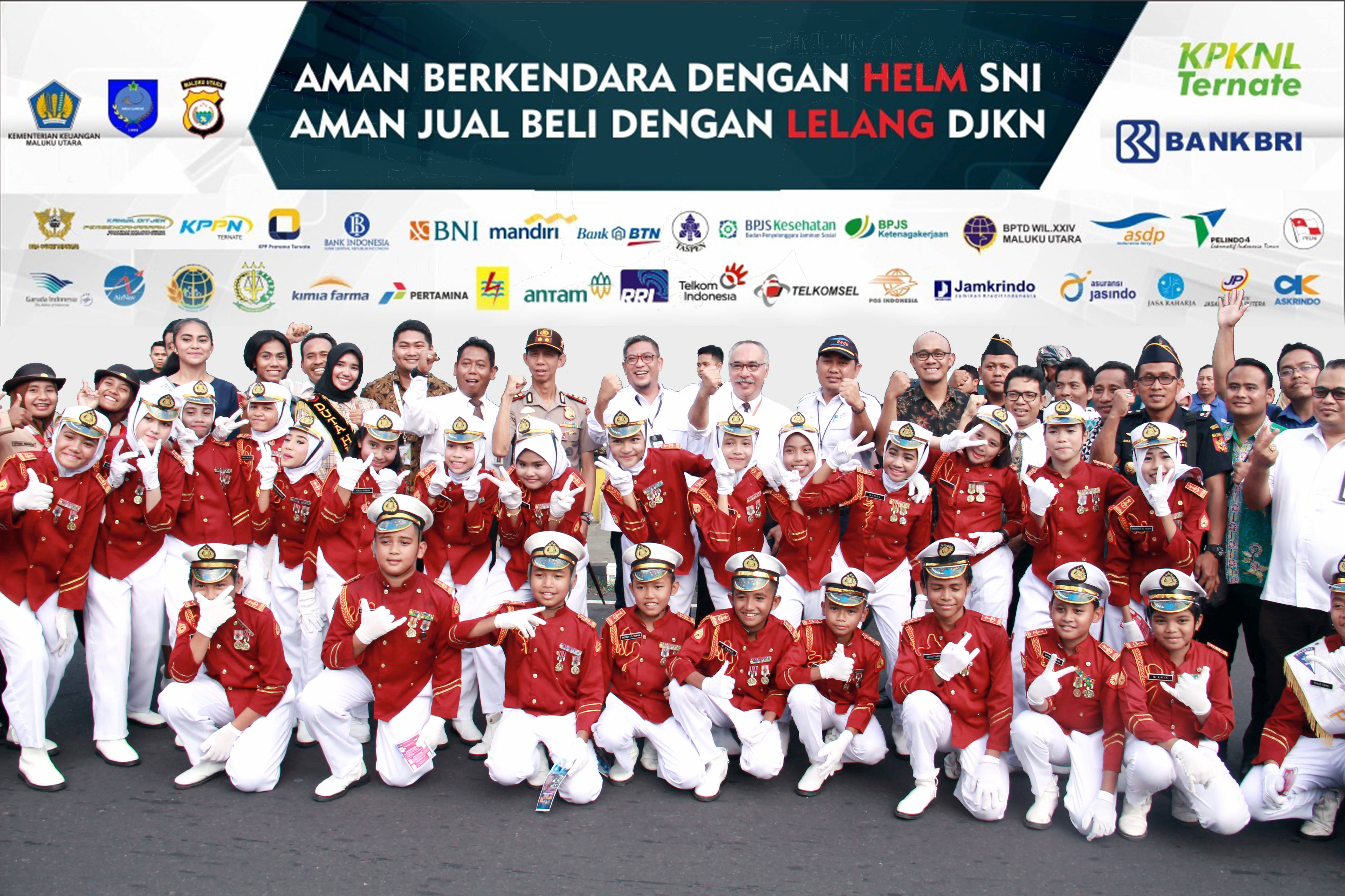 Peringati HUT DJKN Ke-12, KPKNL Ternate Bagikan Helm SNI