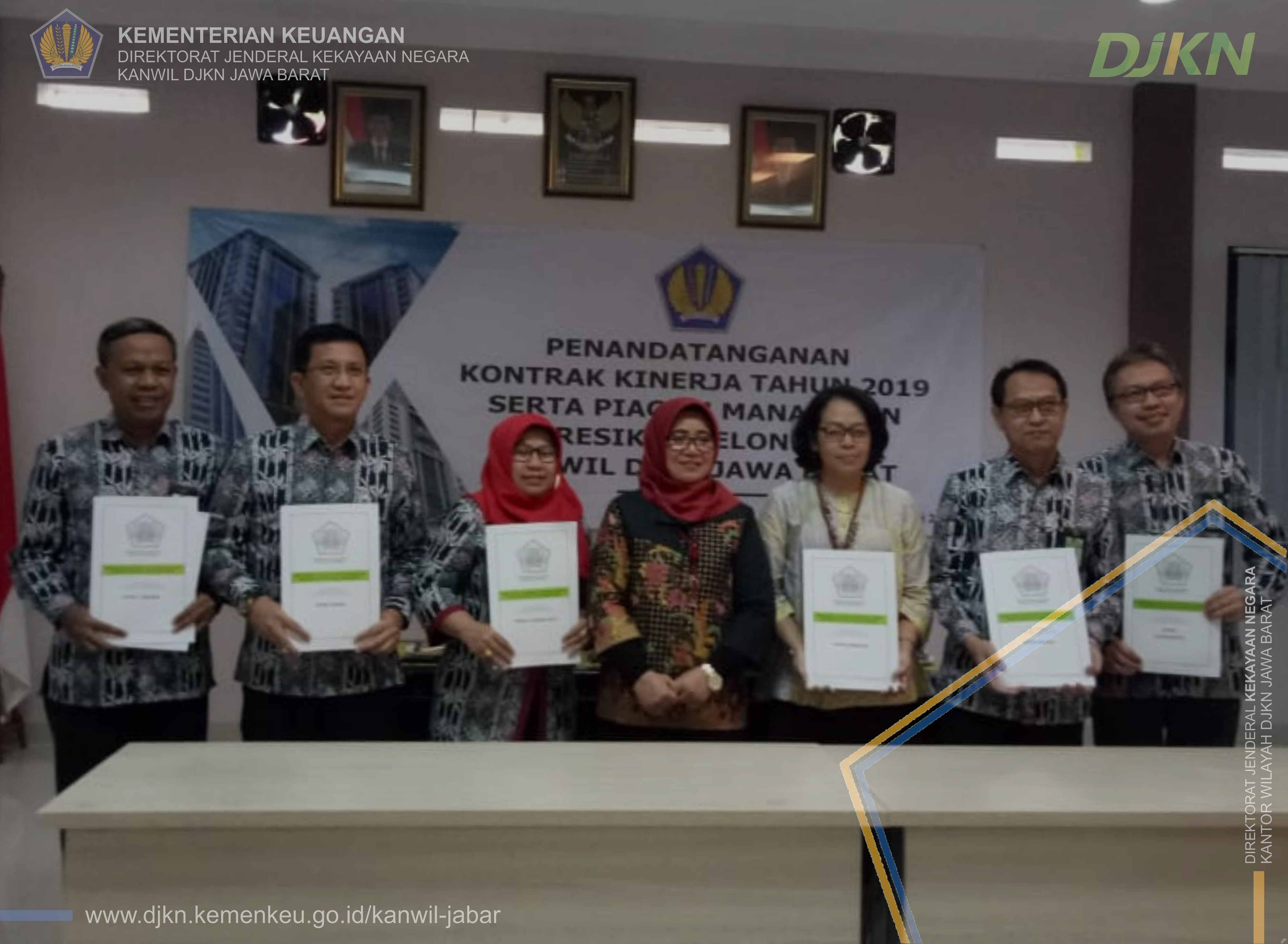 Penandatanganan Kontrak Kinerja Kemenkeu Three Tahun 2019 dan Piagam Manajemen Risiko di Jajaran Kanwil DJKN Jawa Barat