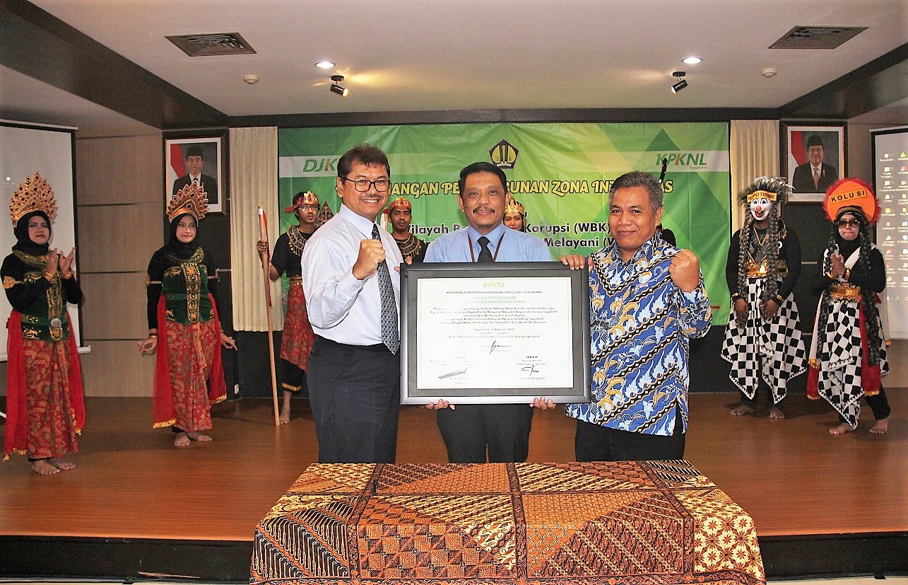 Jaga dan Tingkatkan Kualitas Pelayanan, KPKNL Yogyakarta Canangkan Zona Integritas 