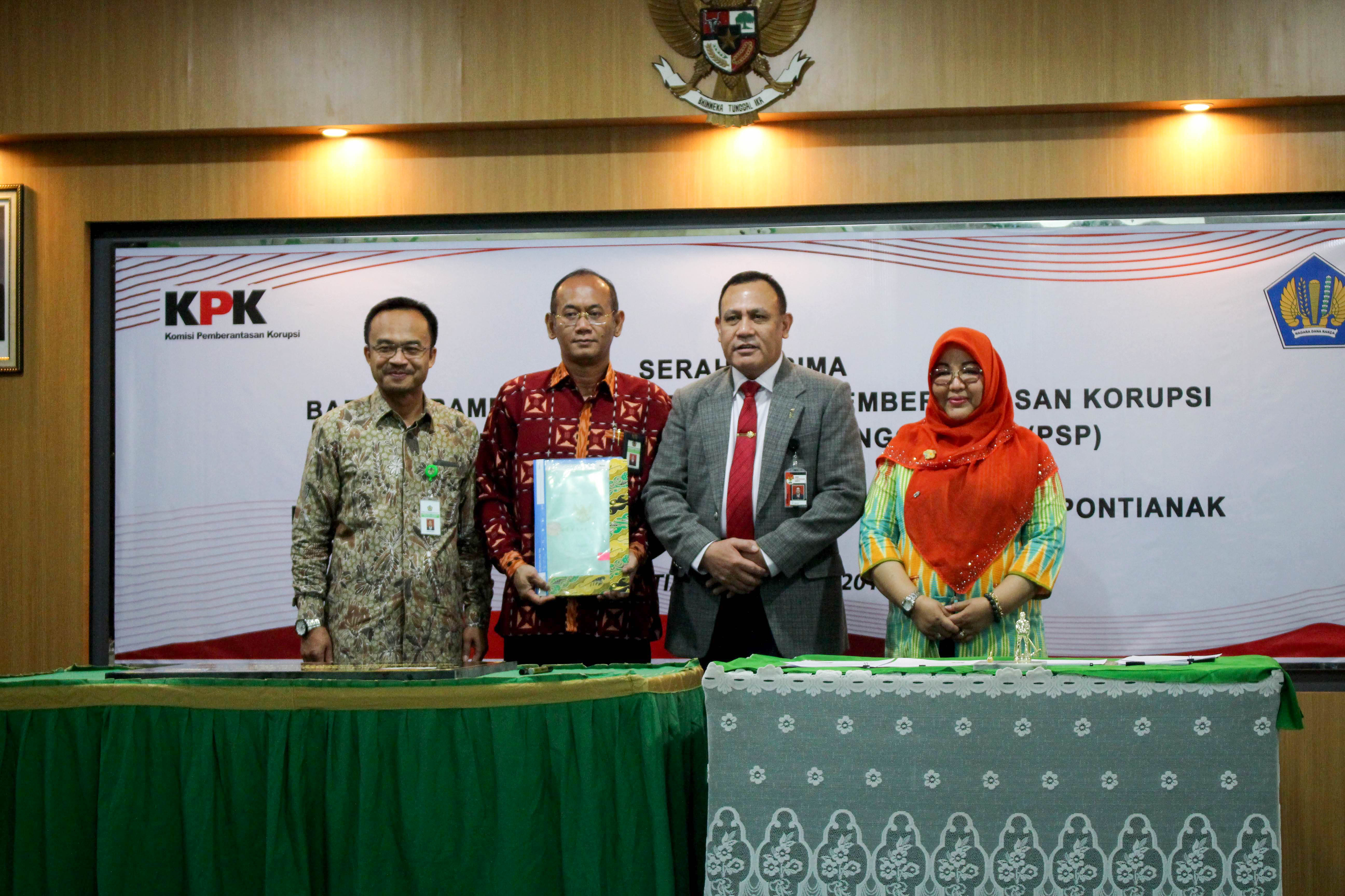 KPKNL Pontianak menerima aset rampasan dari KPK