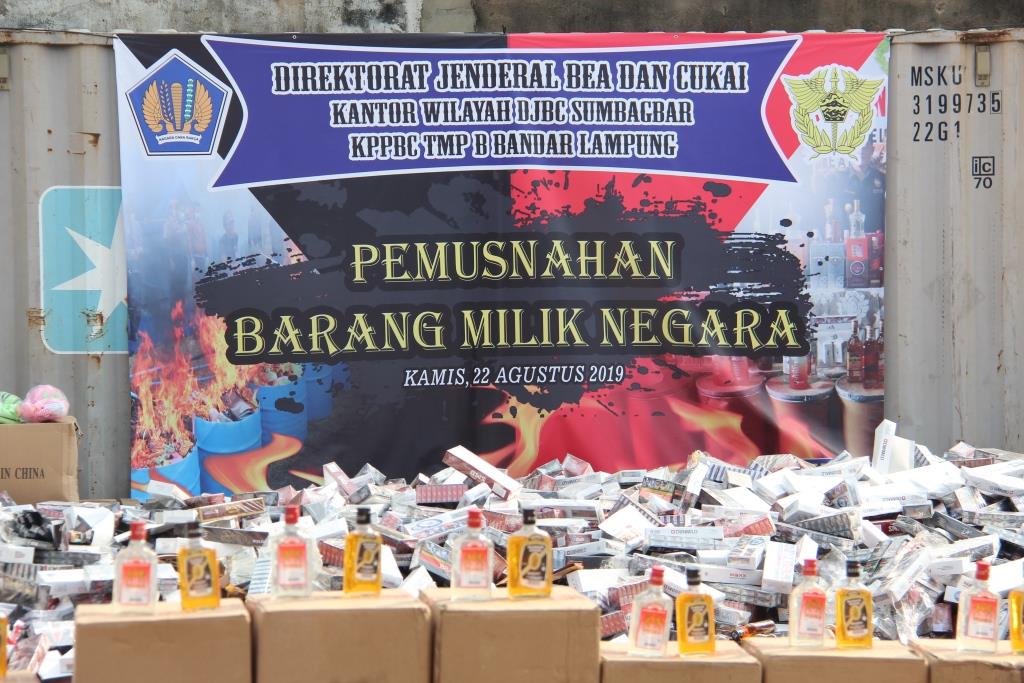 Kanwil DJKN Lampung dan Bengkulu Bersinergi dengan Kanwil DJBC Sumatera Bagian Barat untuk Ikut Serta Memusnahkan BMN Berupa Barang Tegahan 