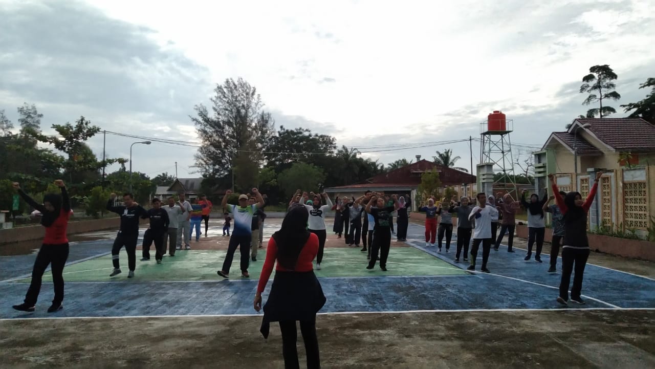 &ldquo;Sinergi dengan Stakeholder, KPKNL Dumai Laksanakan Senam Bersama  dengan Bank Syariah Mandiri Kantor Cabang Pembantu Sukajadi Dumai &ldquo;