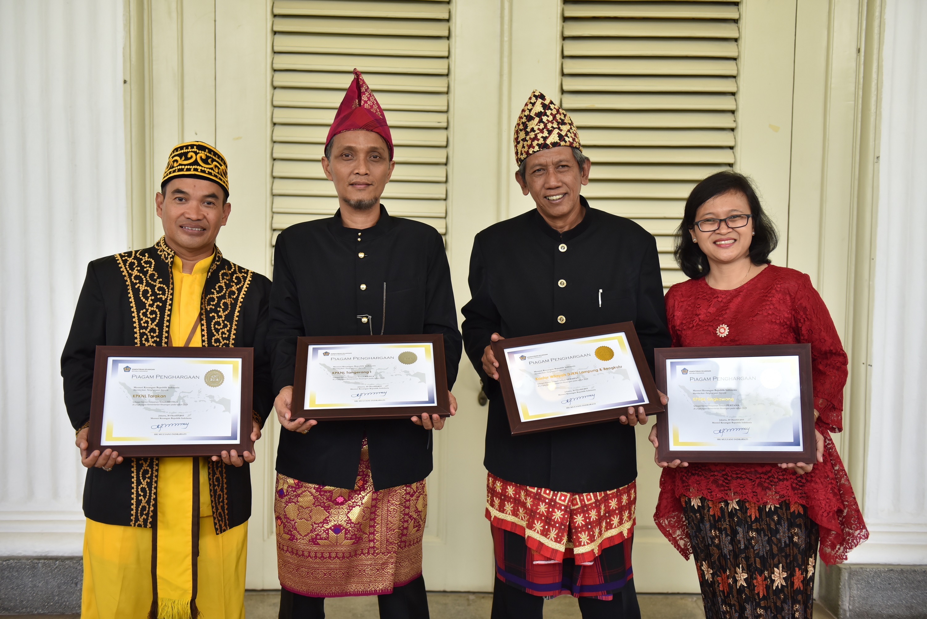 Menkeu Beri Sejumlah Penghargaan Kepada DJKN Saat Upacara Peringatan Hari Oeang ke-73 Sekaligus Sumpah Pemuda ke-91