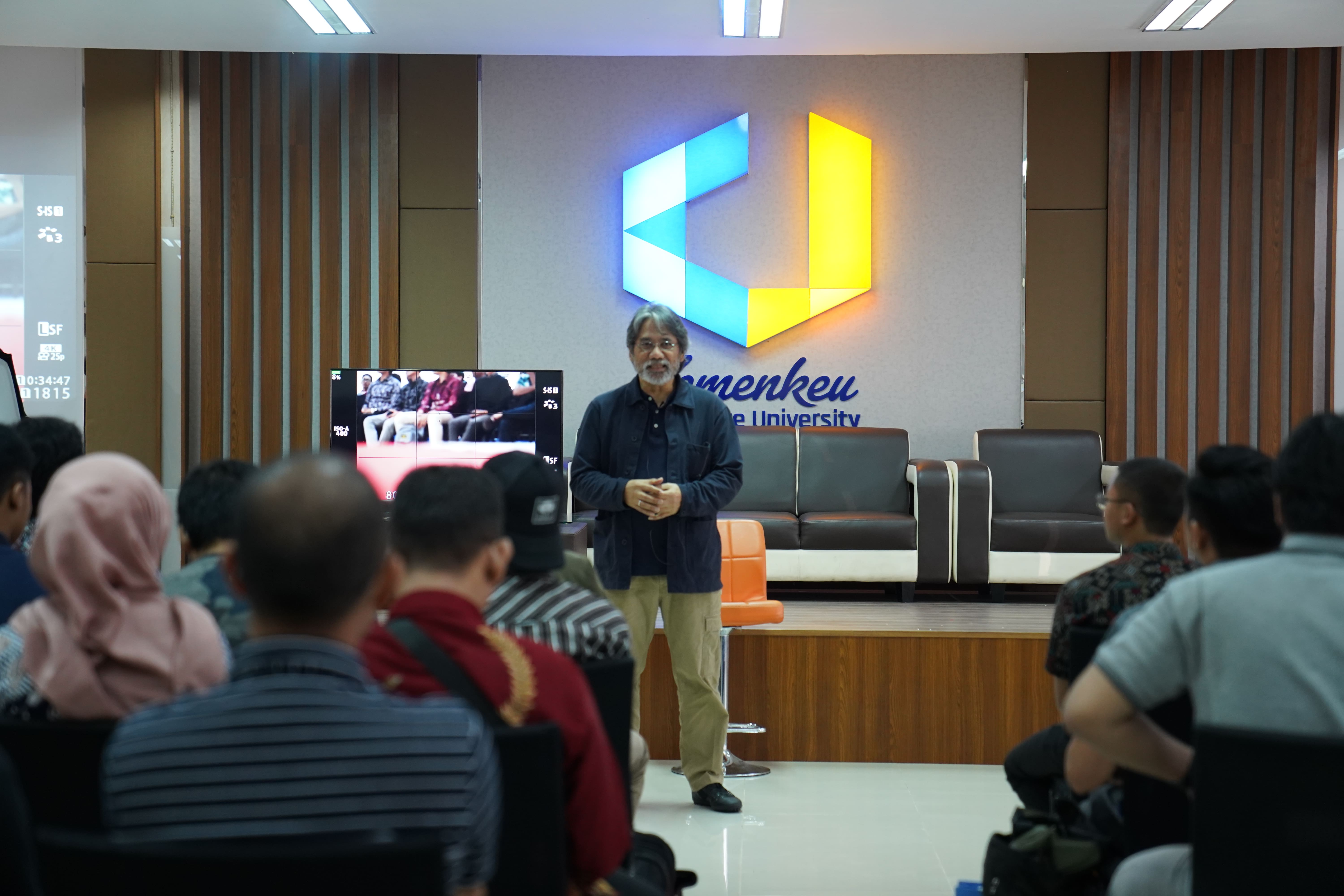 Open Class with Darwis Triadi &ldquo;Fotografi adalah Cahaya&rdquo;