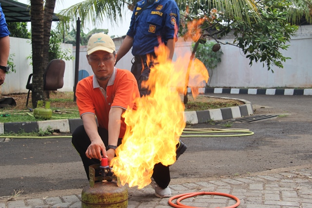 Adakan Simulasi Tanggap Darurat Kebakaran, KPKNL Tangerang I Gandeng Dinas Pemadam Kebakaran BPBD Kota Tangerang 