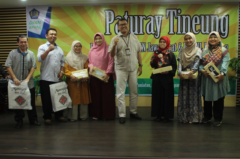 Lepas Pegawai yang Berpindah Tugas, Kanwil DJKN Jawa Barat Gelar &ldquo;Paturay Tineung&rdquo;