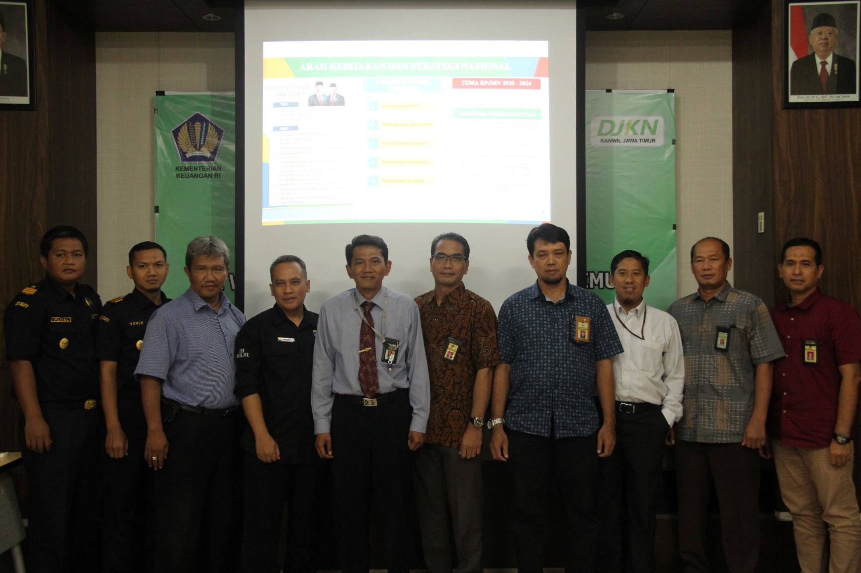 BERSINERGI UNTUK MEMBERIKAN PELAYANAN PRIMA PADA STAKEHOLDER