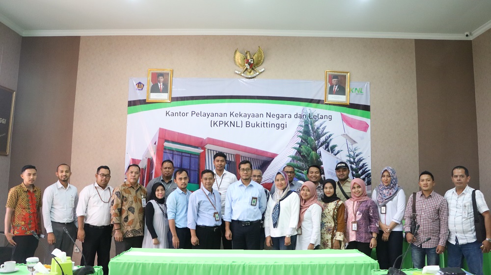 Menyongsong 112 Tahun Lelang Indonesia, KPKNL Bukittinggi Selenggarakan Lelang Expo 3.0