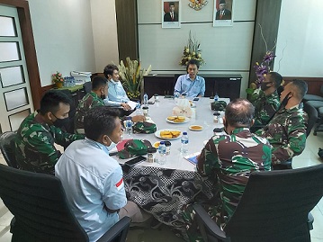 KEJAR PRODUKTIFITAS PENGELOLAAN BMN KPKNL AMBON GELAR RAPAT KERJA DENGAN JAJARAN TNI ANGKATAN DARAT SATKER ZIDAM XVI/PATTIMURA
