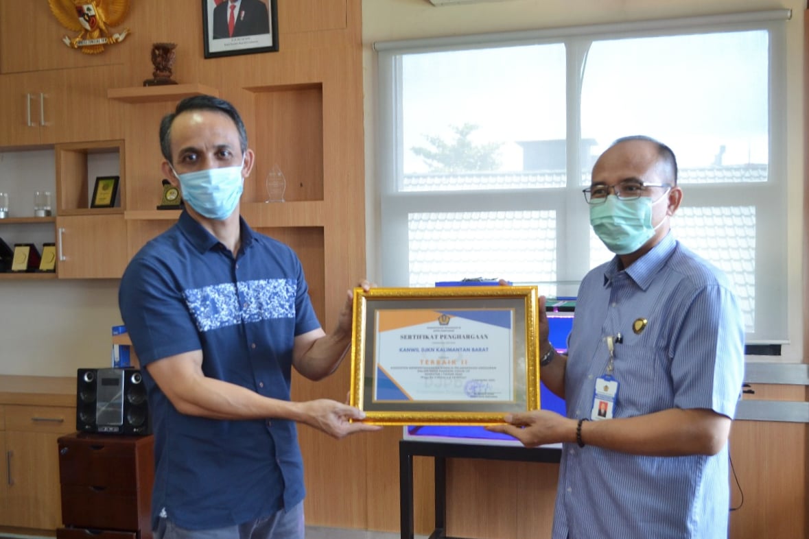 Kanwil DJKN Kalbar Raih Penghargaan Terbaik II dalam Konsistensi Target IKPA