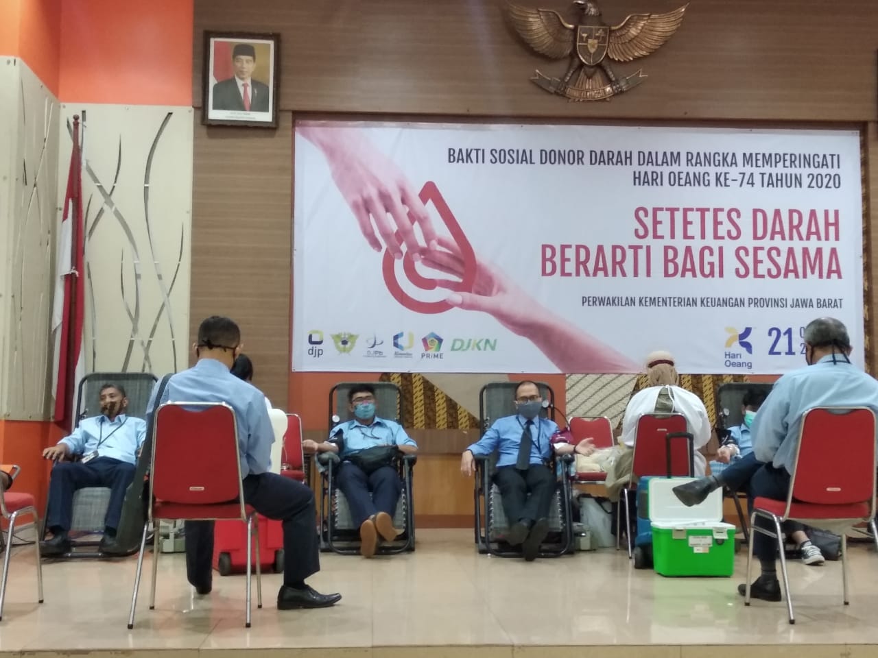 KEGIATAN DONOR DARAH DALAM RANGKA HARI OEANG KE 74