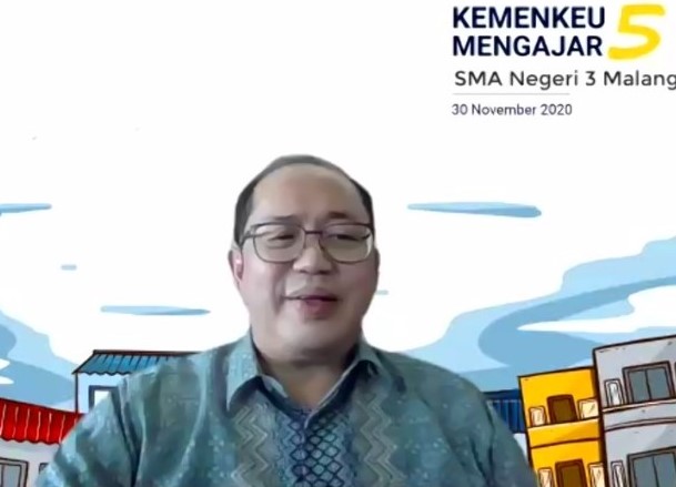 Jadi Relawan Kemenkeu Mengajar, Dirjen KN Kenalkan Keuangan Negara ke SMA 3 Malang