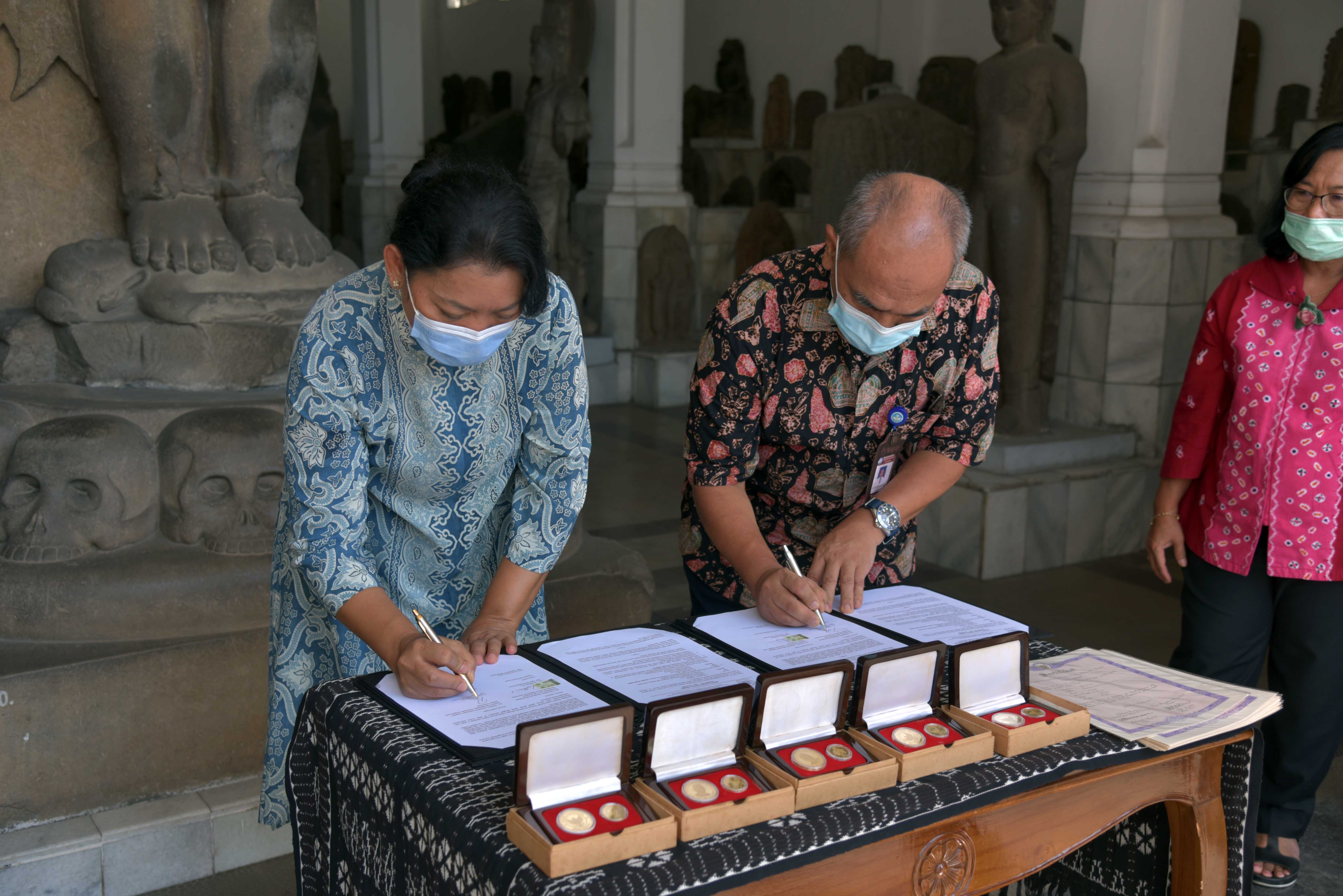 DJKN Serah Terimakan 10 Keping Koin Emas sebagai Koleksi Museum Nasional