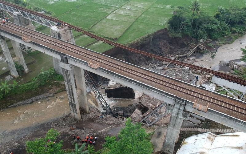 Aset Negara Dari Era Kolonial Itu Bernama Jembatan Kereta Api Tonjong Brebes