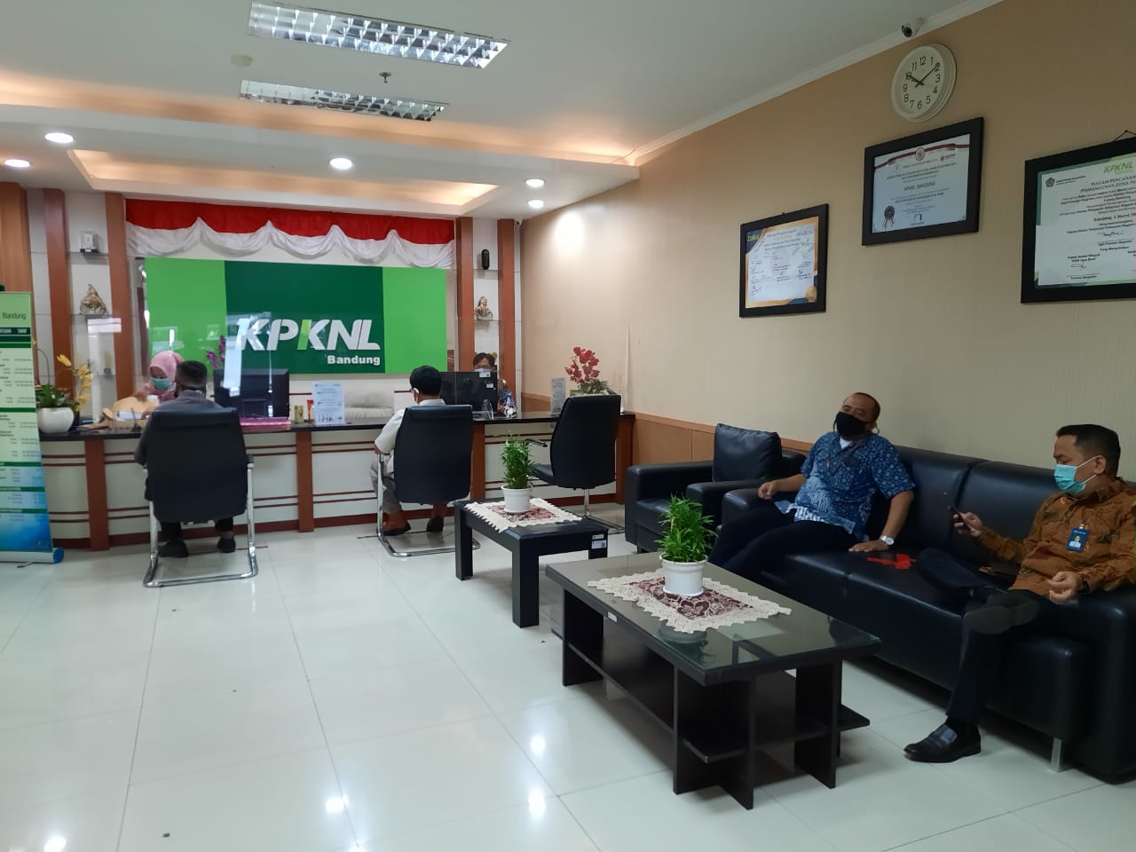 Kiat-Kiat Membangun Pribadi Menjadi Pelayan Publik yang Baik