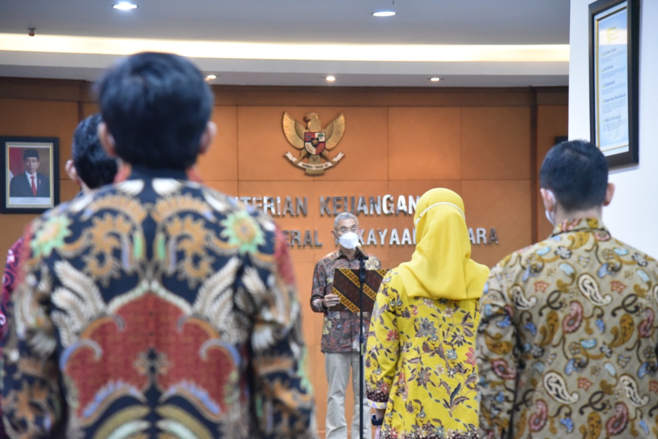 Dirjen KN Lantik Pejabat Pengawas dan Fungsional di Lingkungan DJKN