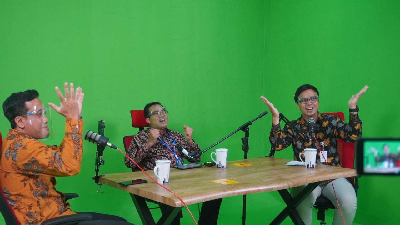 KPKNL Pontianak dan Kanwil DJKN Kalbar Sosialisasikan Program Keringanan Utang lewat Podcast BDK Pontianak