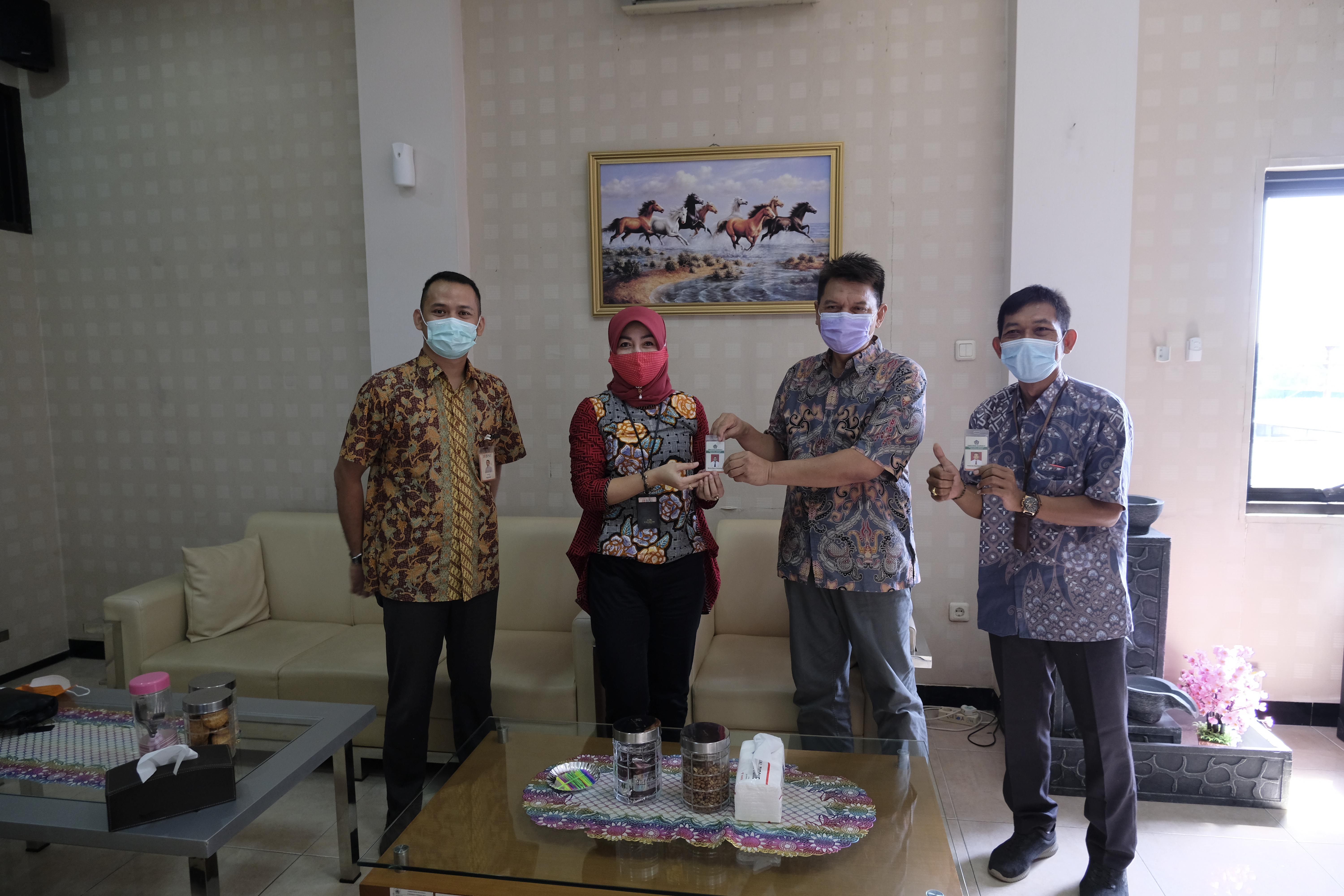 Kartu Tanda Pengenal KPKNL Tegal Keren!