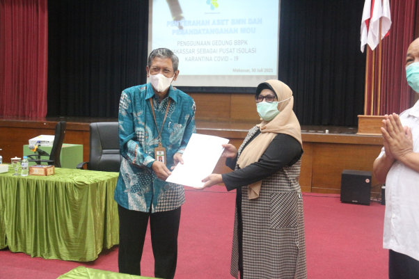 Dukung Penanggulangan Covid -19, DJKN Serahkan BMN ke Tim Bantuan Medis FK UNHAS Makassar