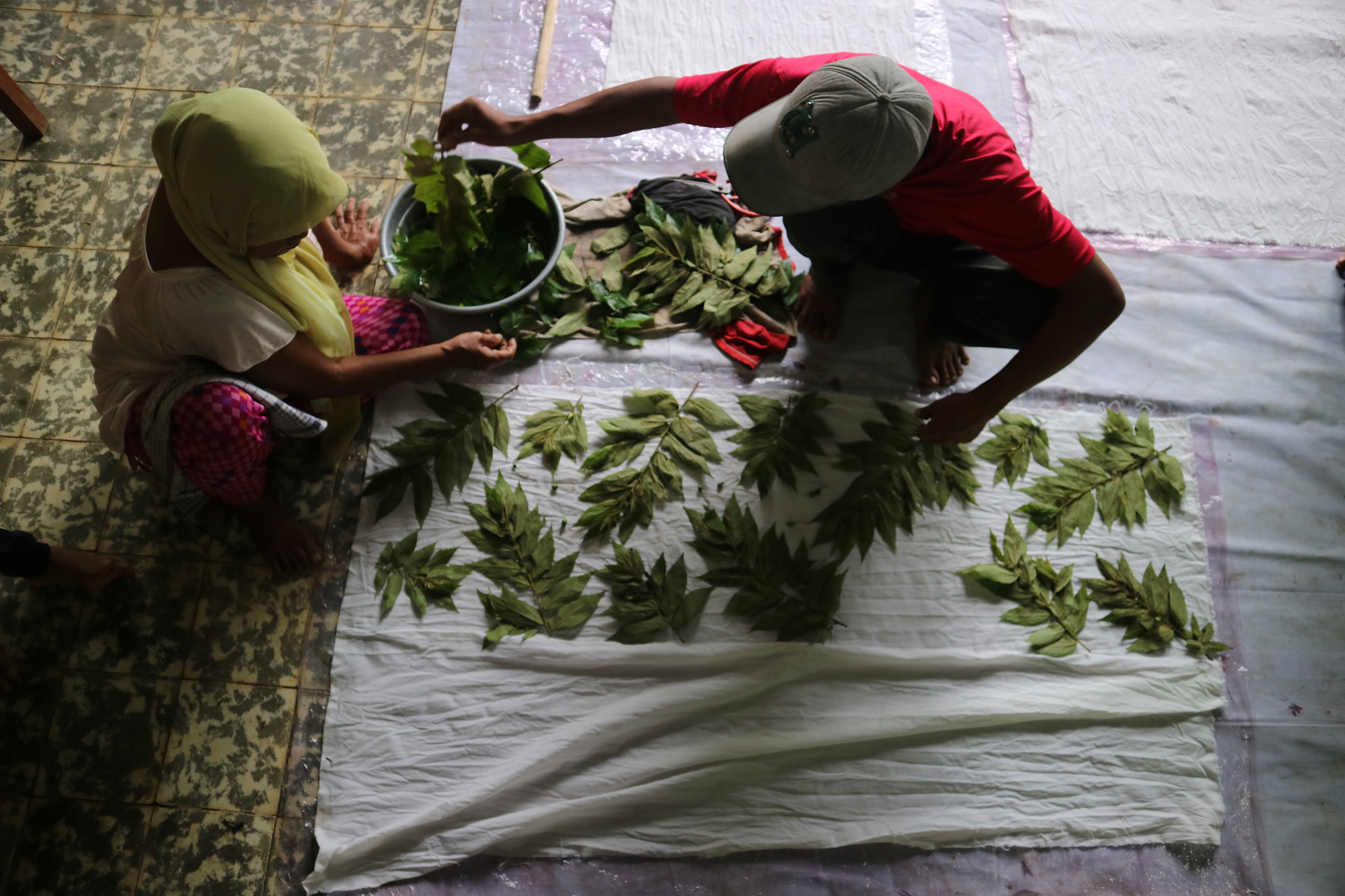 Bangkit Berdaya Melawan Stigma Melalui Produk Ecoprint