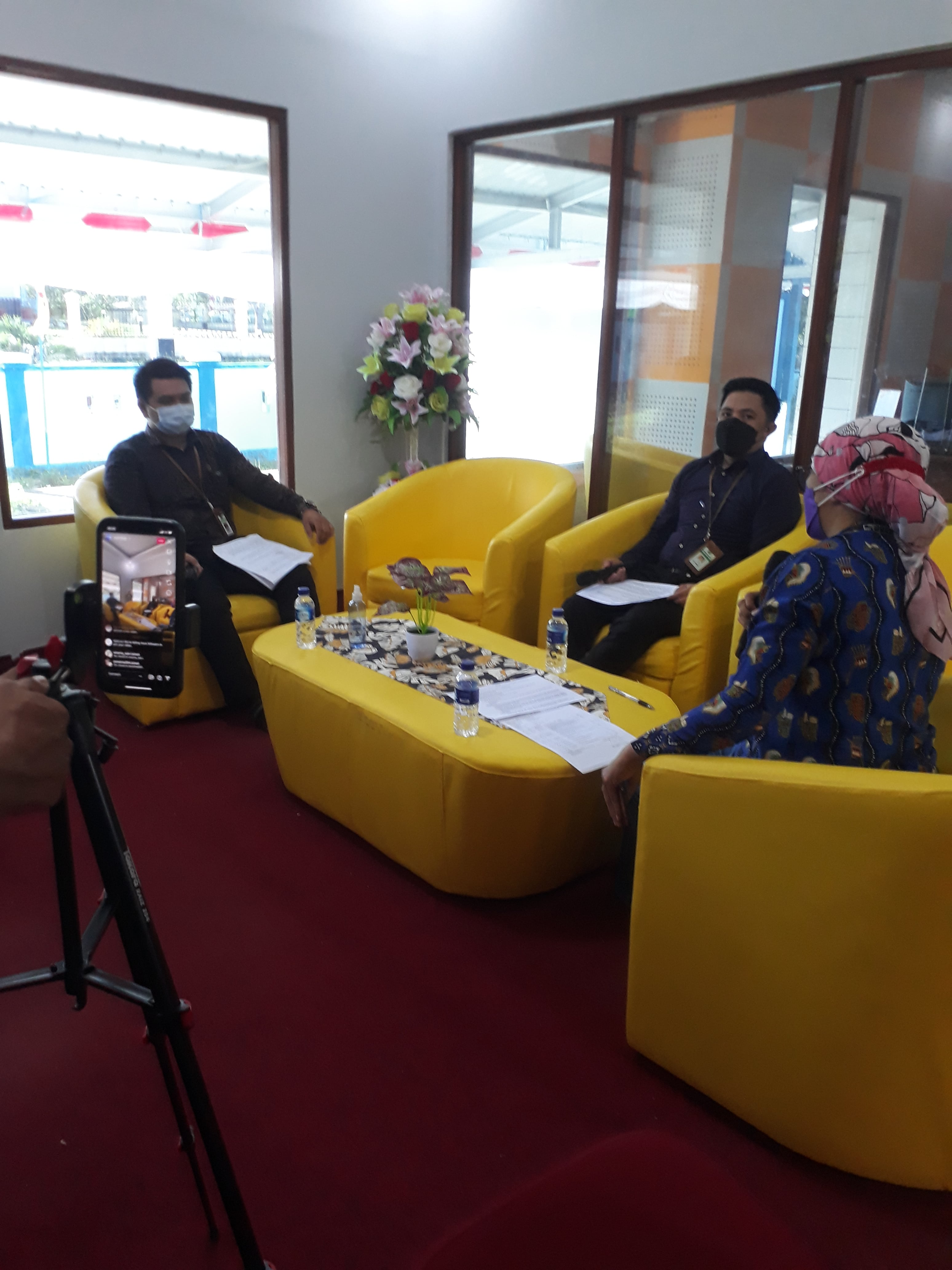 Melalui Siaran RRI, KPKNL Biak Jelaskan Peran Jafung Penilai Pemerintah dalam Pengelolaan BMN/D