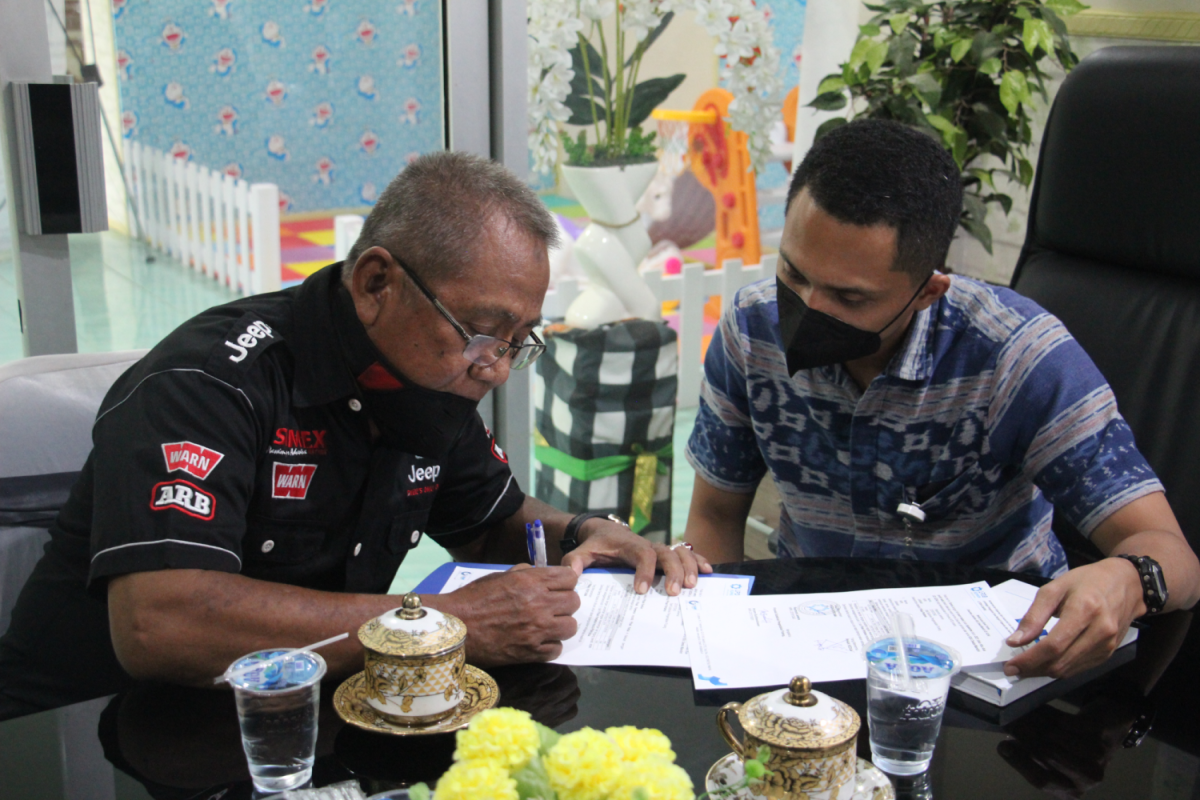 KPKNL Bima Serahkan Dokumen Asli Barang Jaminan Kepada Debitur Yang Telah Mengikuti Crash Program