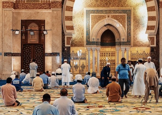 Allah Tidak Melihat Rupa dan Fisik Tetapi Amal