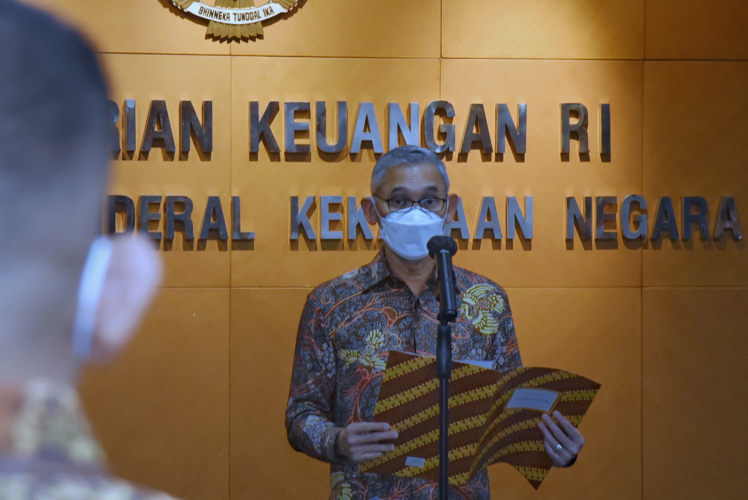 Lantik Pejabfung Pelelang dan Penilai Pemerintah, Dirjen KN Ingin Kualitas Pelayanan Publik Meningkat