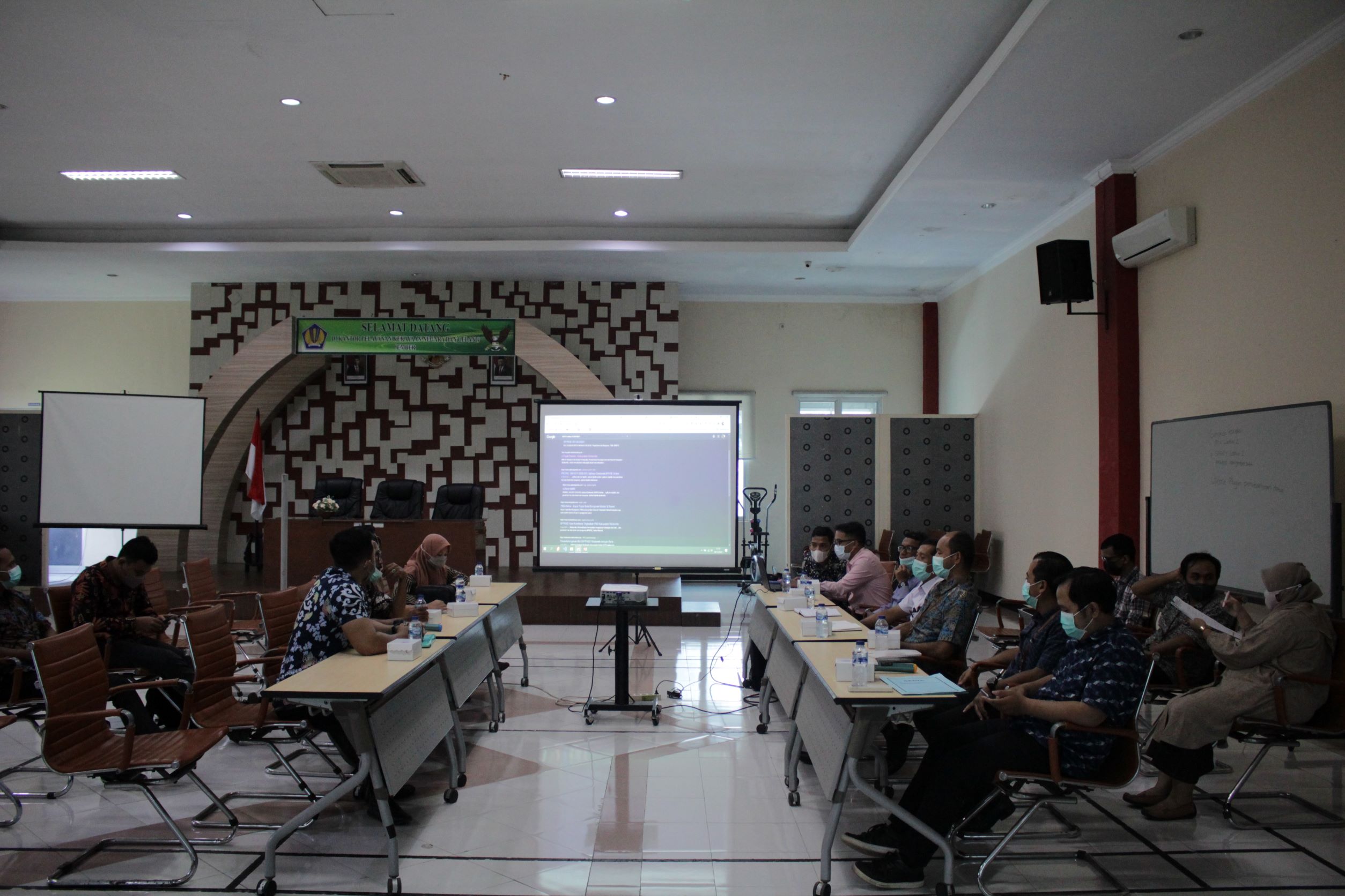 Rapat Koordinasi Pemkab Situbondo dan KPKNL Jember