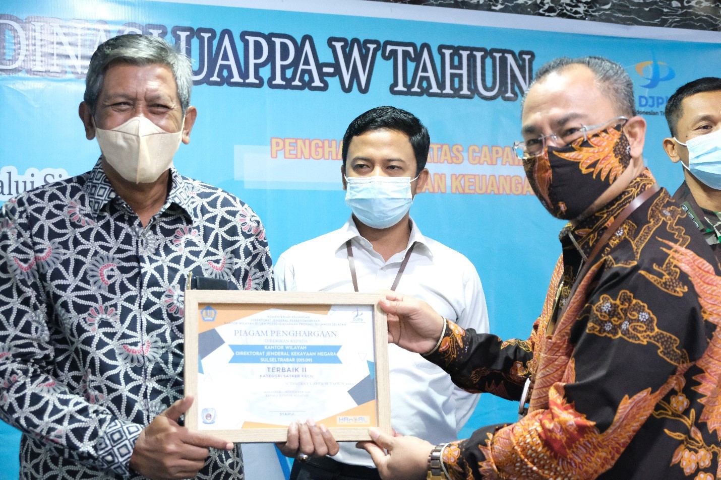 Kanwil DJKN Sulseltrabar Raih Penghargaan Kinerja Pelaporan Keuangan Terbaik Tahun 2020 