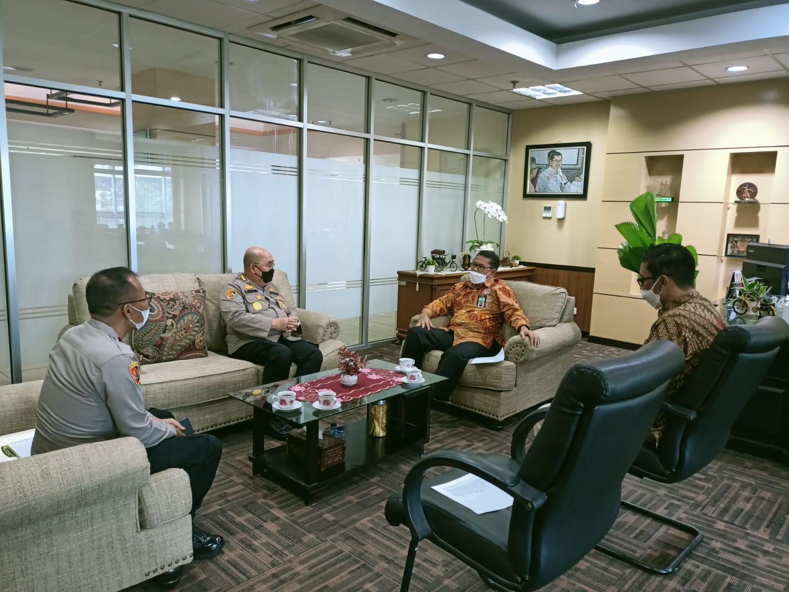 Kepolisian RI akan adakan  Lomba Penghapusan Kendaraan Dinas, Kapolda Jabar Sambangi Kanwil DJKN Jawa Barat